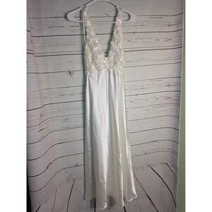 FLORA BY FLORA NIKROOZ LONG BRIDAL WEDDING EMBELLISHED NIGHTGOWN Large